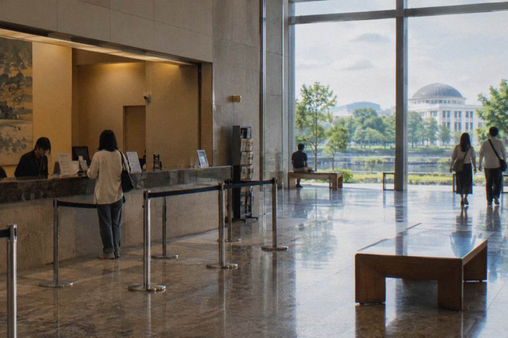 Ticket counter and entrance hall of the Hiroshima Museum of Art